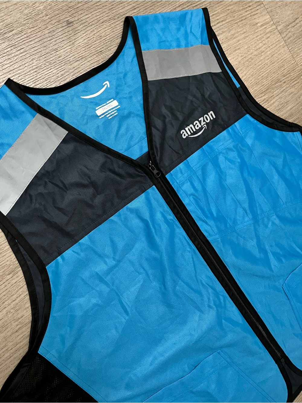 Amazon Men’s Blue and Black Zip-Front Delivery Work Vest lightweight